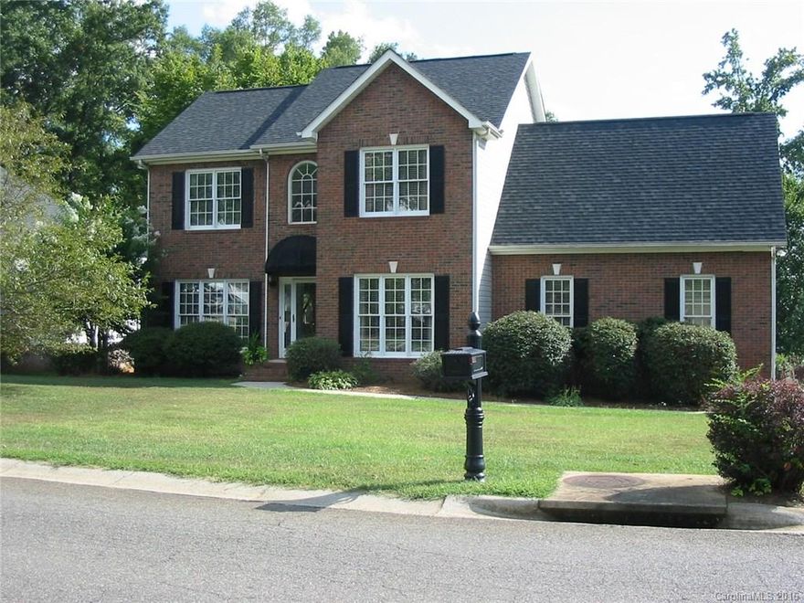 Very nice 3 bedroom, 2 1/2 bath, 2 story, large bonus room could be 4th bedroom, hardwoods, tile, carpet, large master bedroom with tray ceiling, walk in closet, 2 car garage, 2 tier deck, in-ground pool, must see
