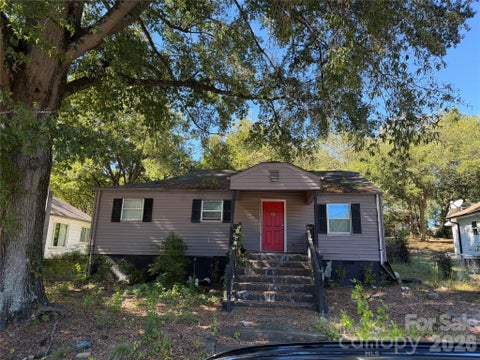 Photo of 17 Meadowview Avenue, Concord, NC 28027 (MLS # 4436223)
