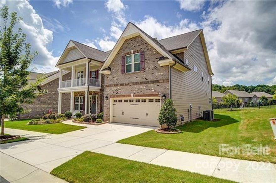 5 bedroom, 4 bathroom estate in desirable Fort Mill schools. Main floor features a guest suite with suite full bath, office, butlers pantry, gas fireplace in the family room, kitchen with double oven and large island. Laundry is conveniently upstairs with the 3 other guest rooms, game room, primary bedroom with sitting area. Available for beginning of November move in.