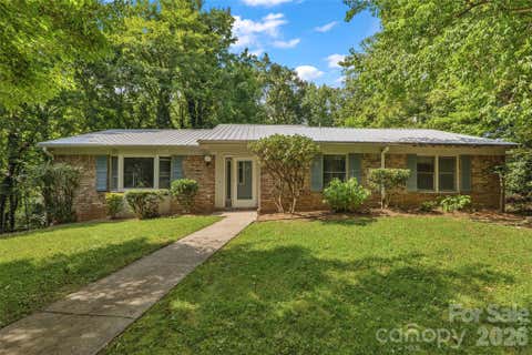 Photo of 709 Forest Ridge Drive, Hendersonville, NC 28791 (MLS # 4388878)