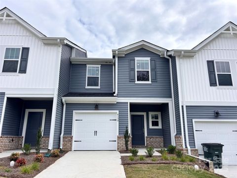 4139 Summit Woods Drive Charlotte NC 28216