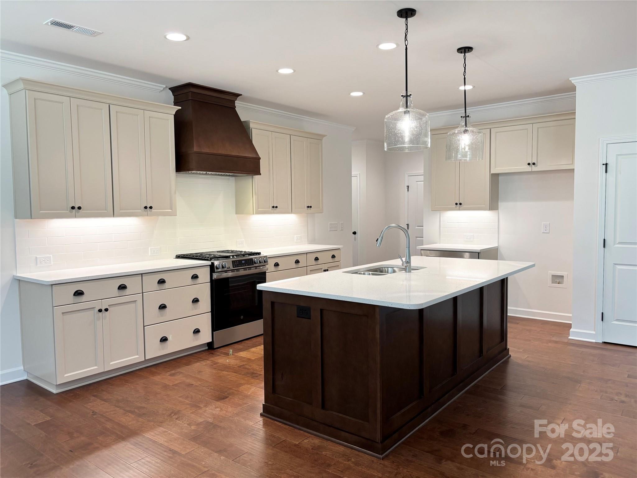6847 Glen Abby Lane 7