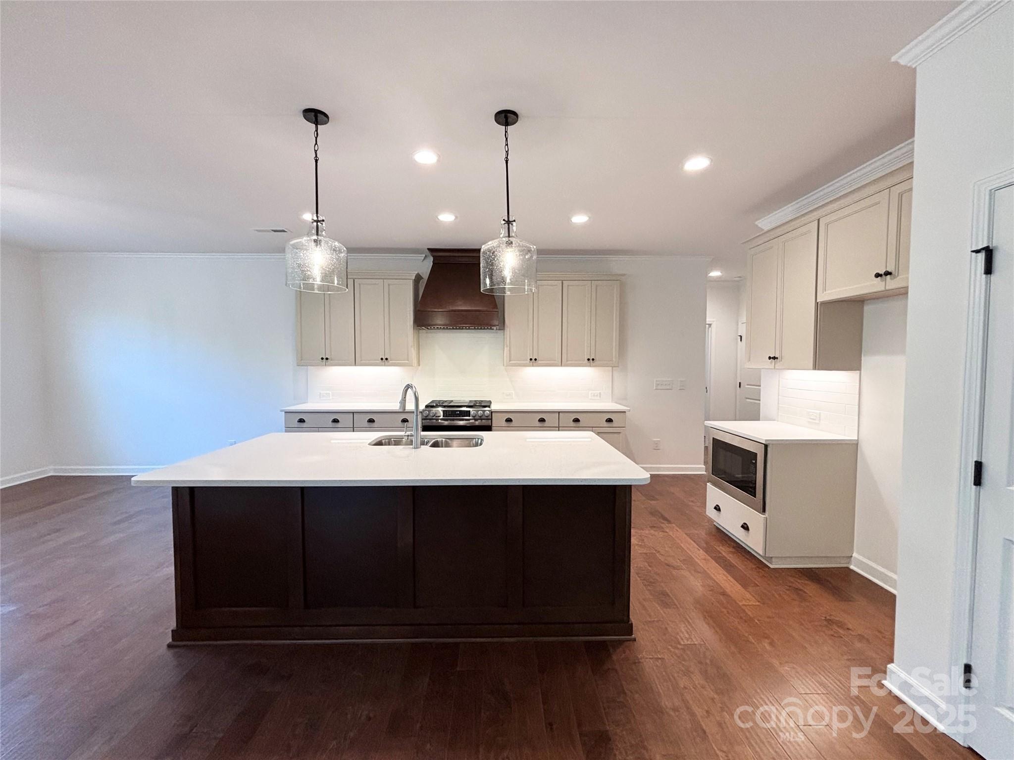 6847 Glen Abby Lane 7