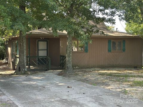 Photo of 1014 Rockingham Road, Rockingham, NC 28379 (MLS # 4298182)
