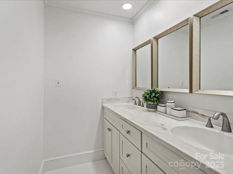 Huntcliffe - Residential