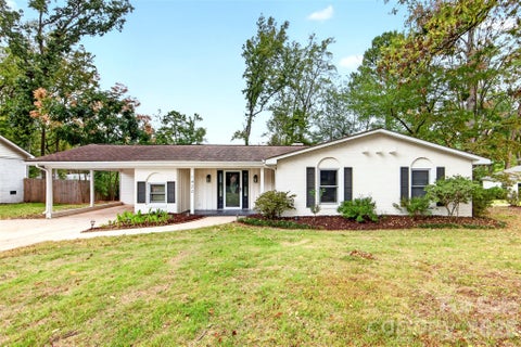 Photo of 1422 McIlroy Road, Charlotte, NC 28212 (MLS # 4435865)