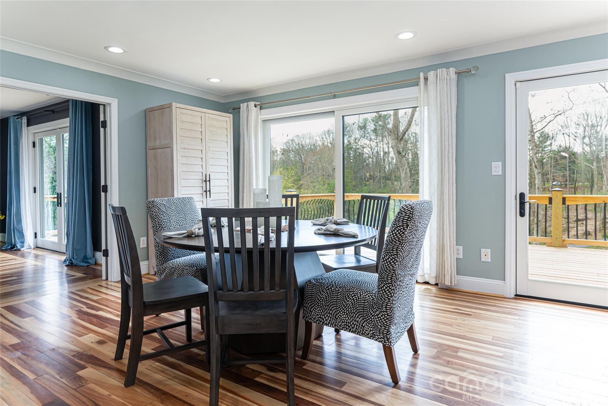 Woodland Hills - Residential