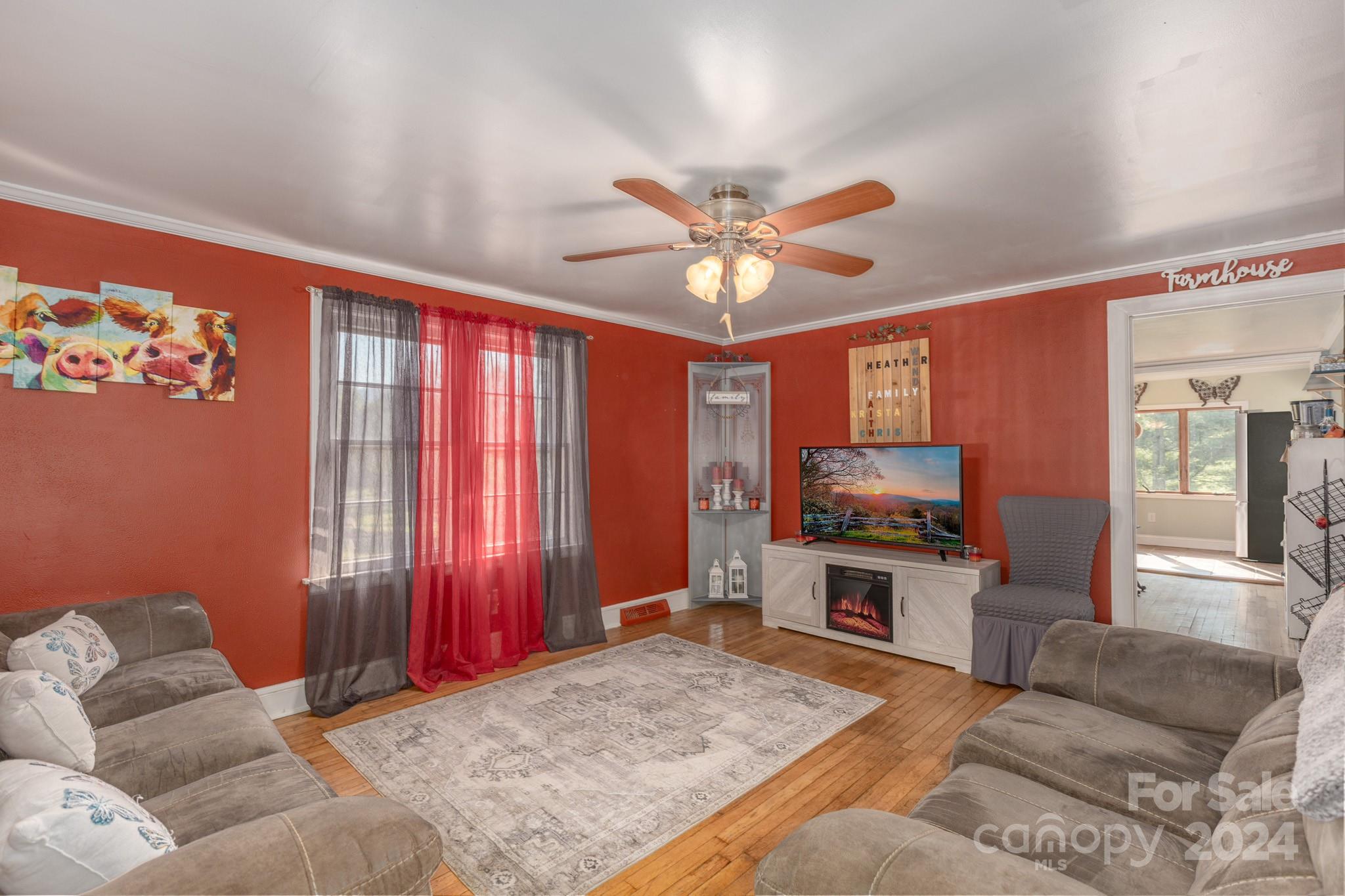 2906 Rabbit Skin Road