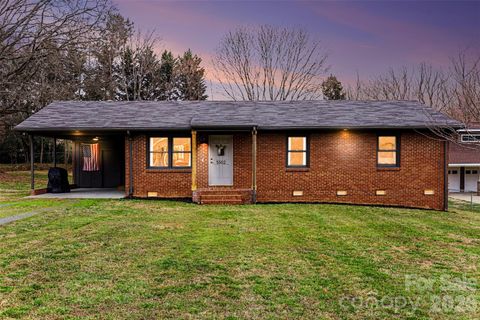 Photo of 5502 Chicopee Drive, Mint Hill, NC 28227 (MLS # 4351670)