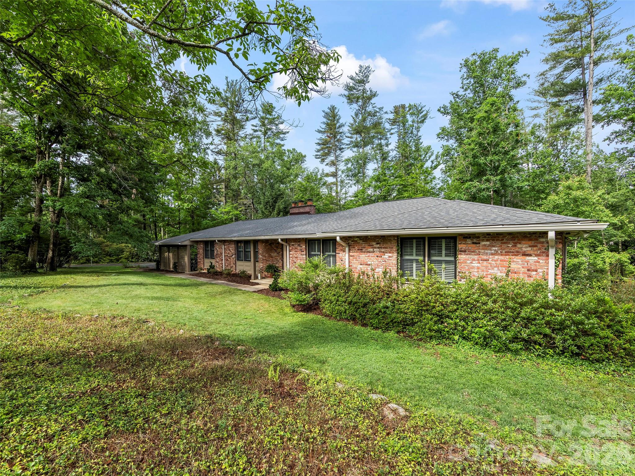 423 Vanderbilt Road