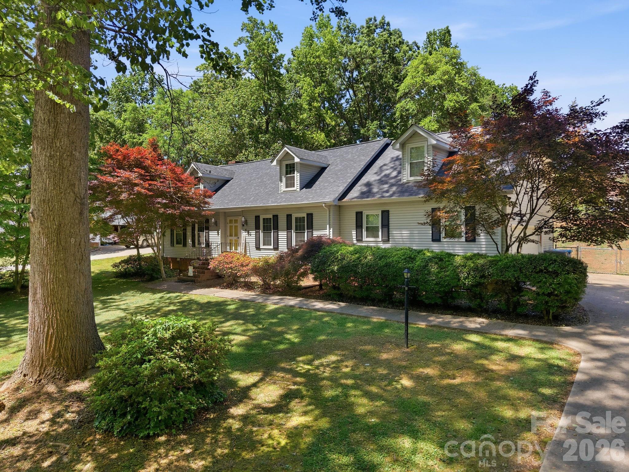 502 Camelot Drive
