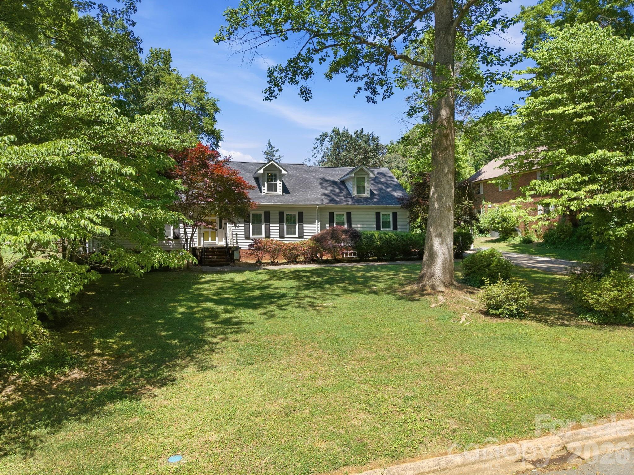 502 Camelot Drive