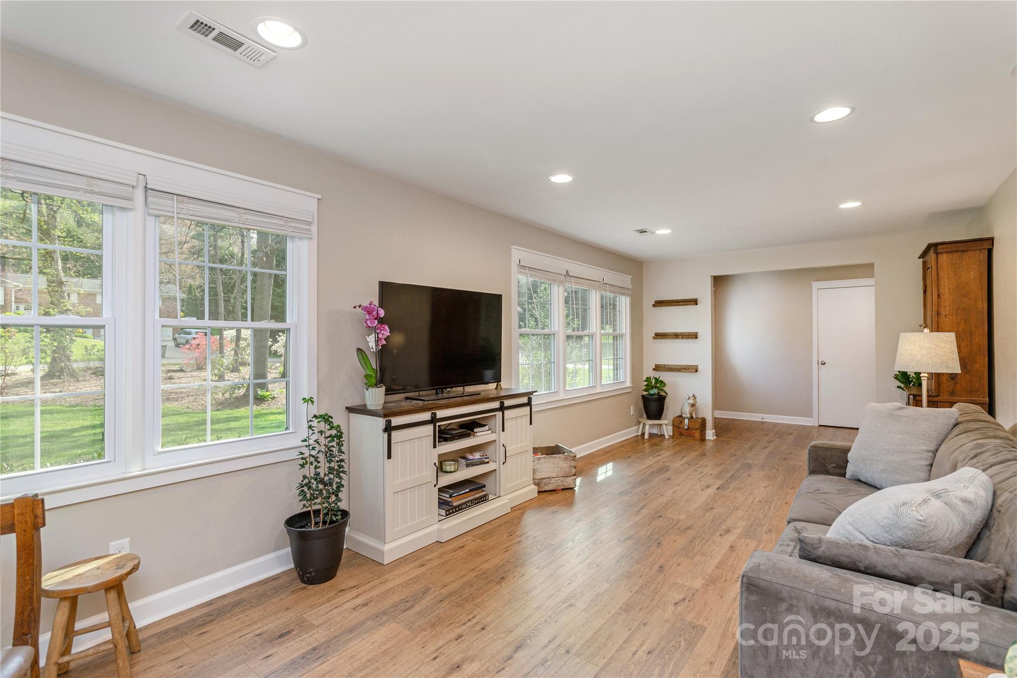215 Shannon Road