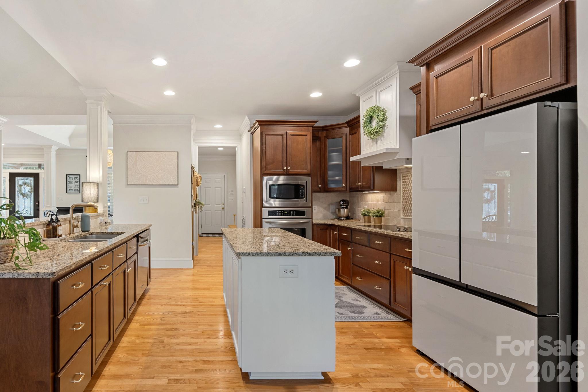 2504 Stoneview Court