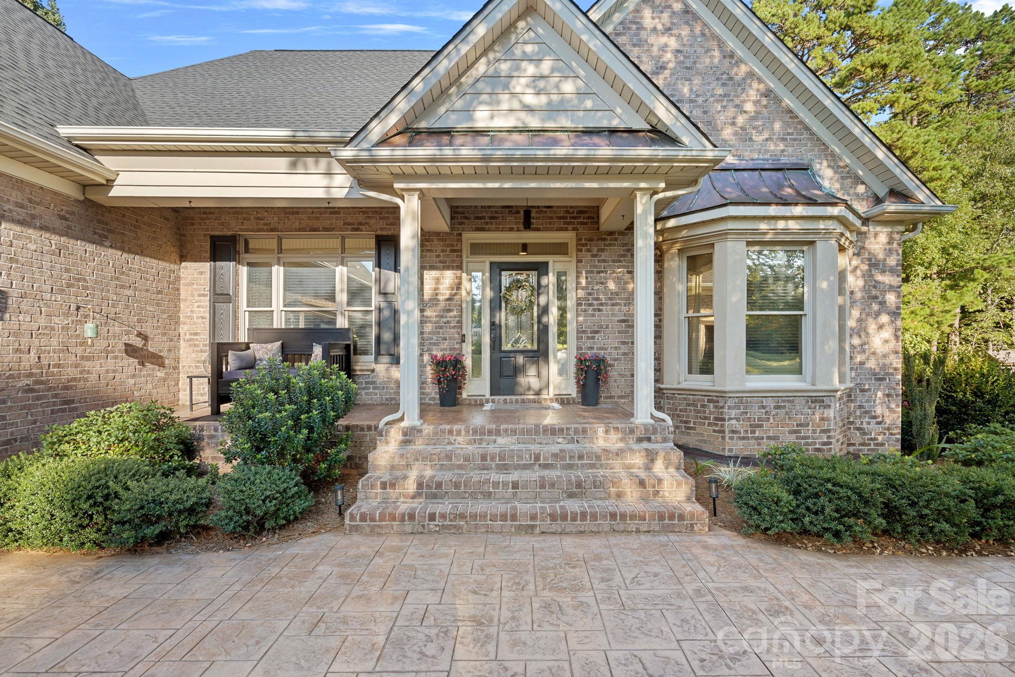2504 Stoneview Court