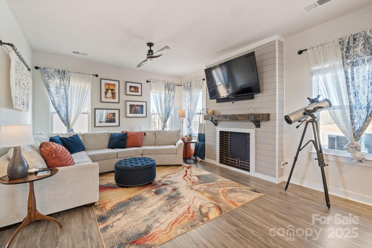 1708 Speartip Lane
