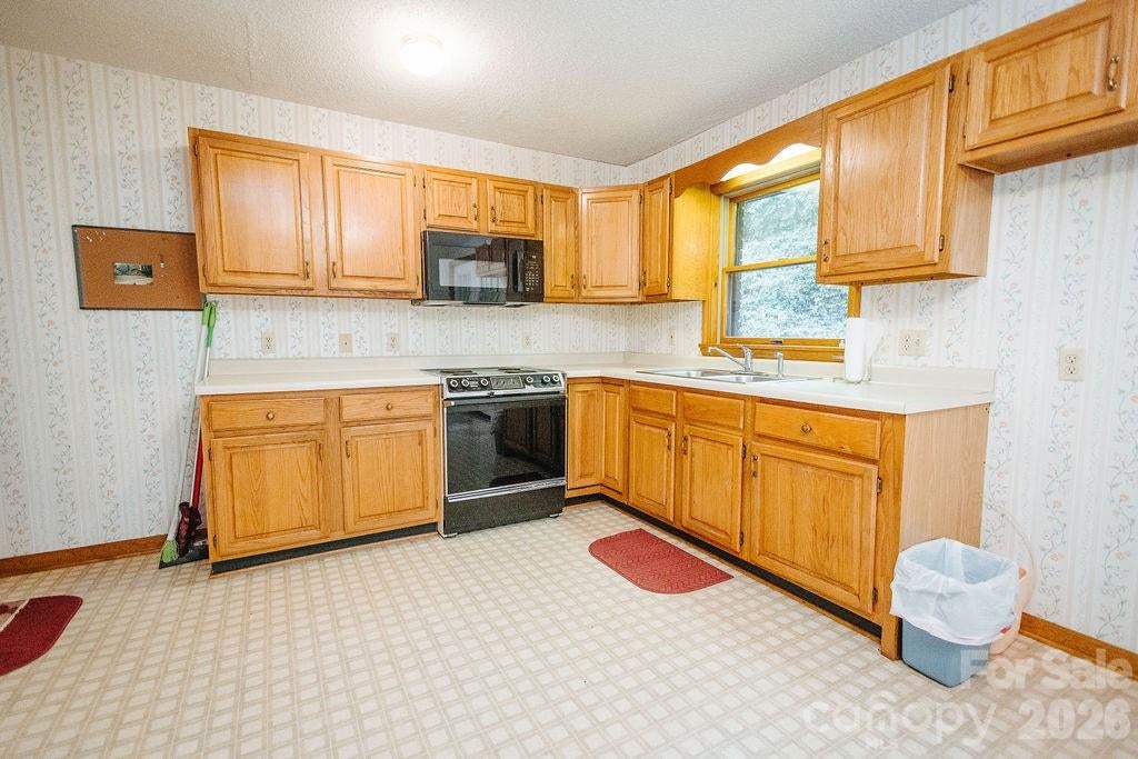 6830 Bat Cave Road