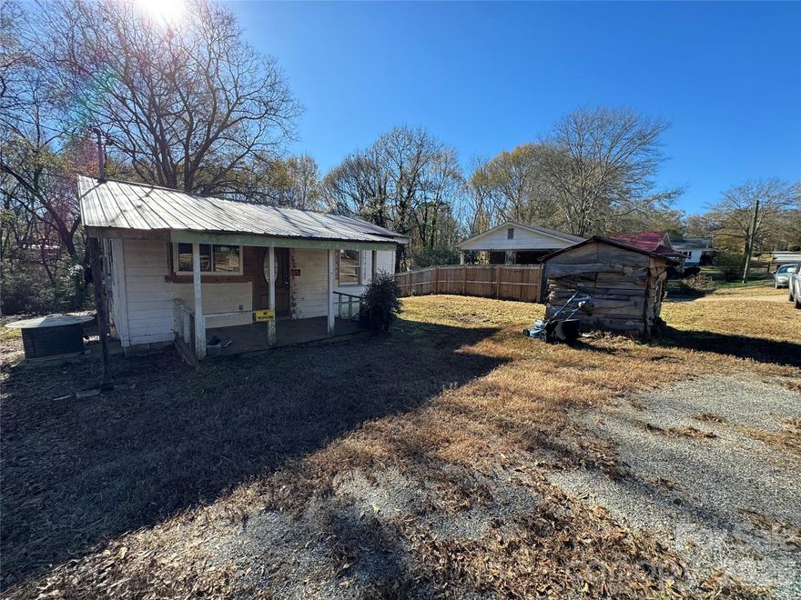 Attention investors and rehabbers! This cozy property is a fantastic opportunity for those with a vision. This home has potential to be rehabbed or used as a blank slate for new construction.