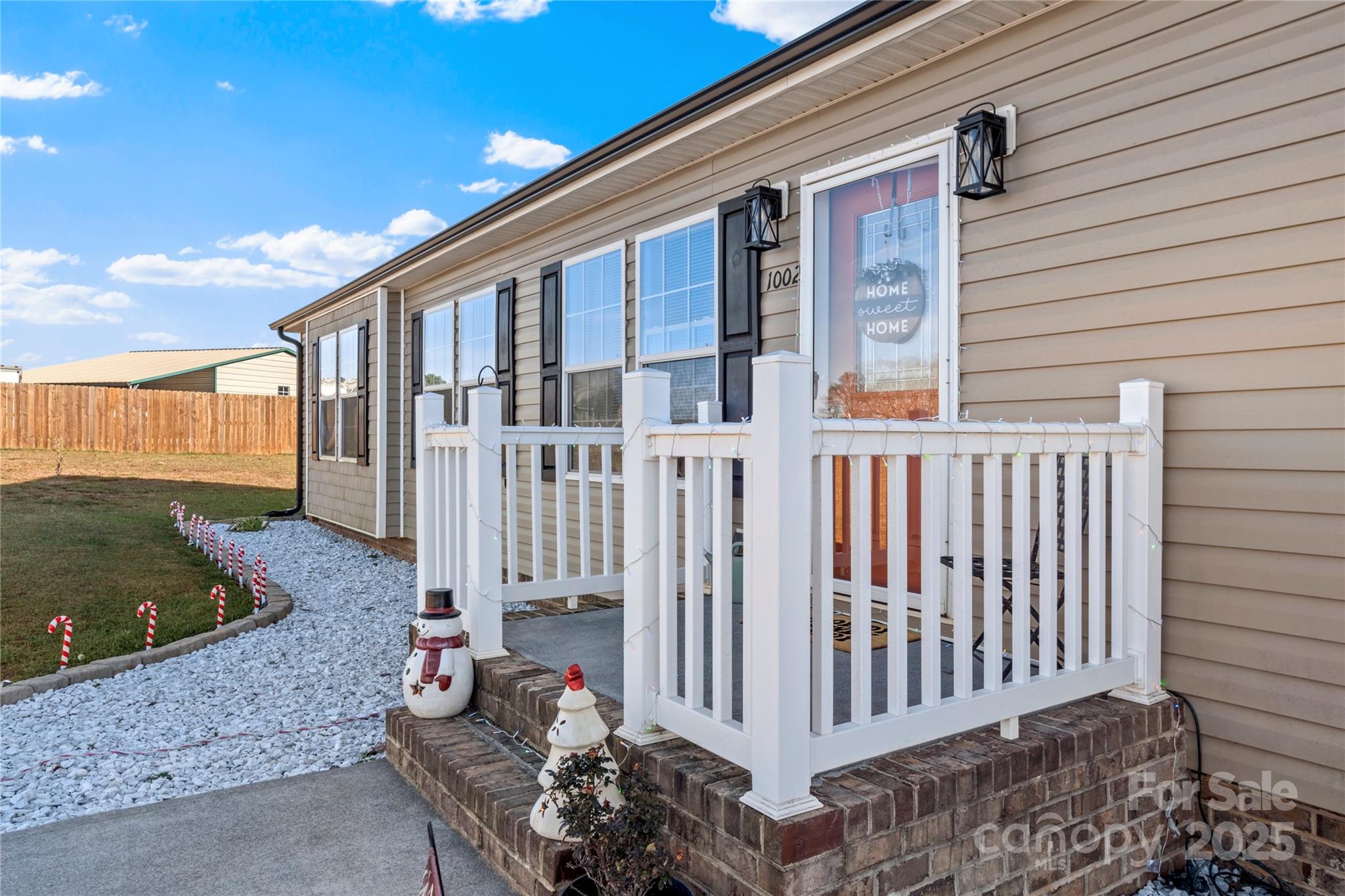 1002 Crestline Drive