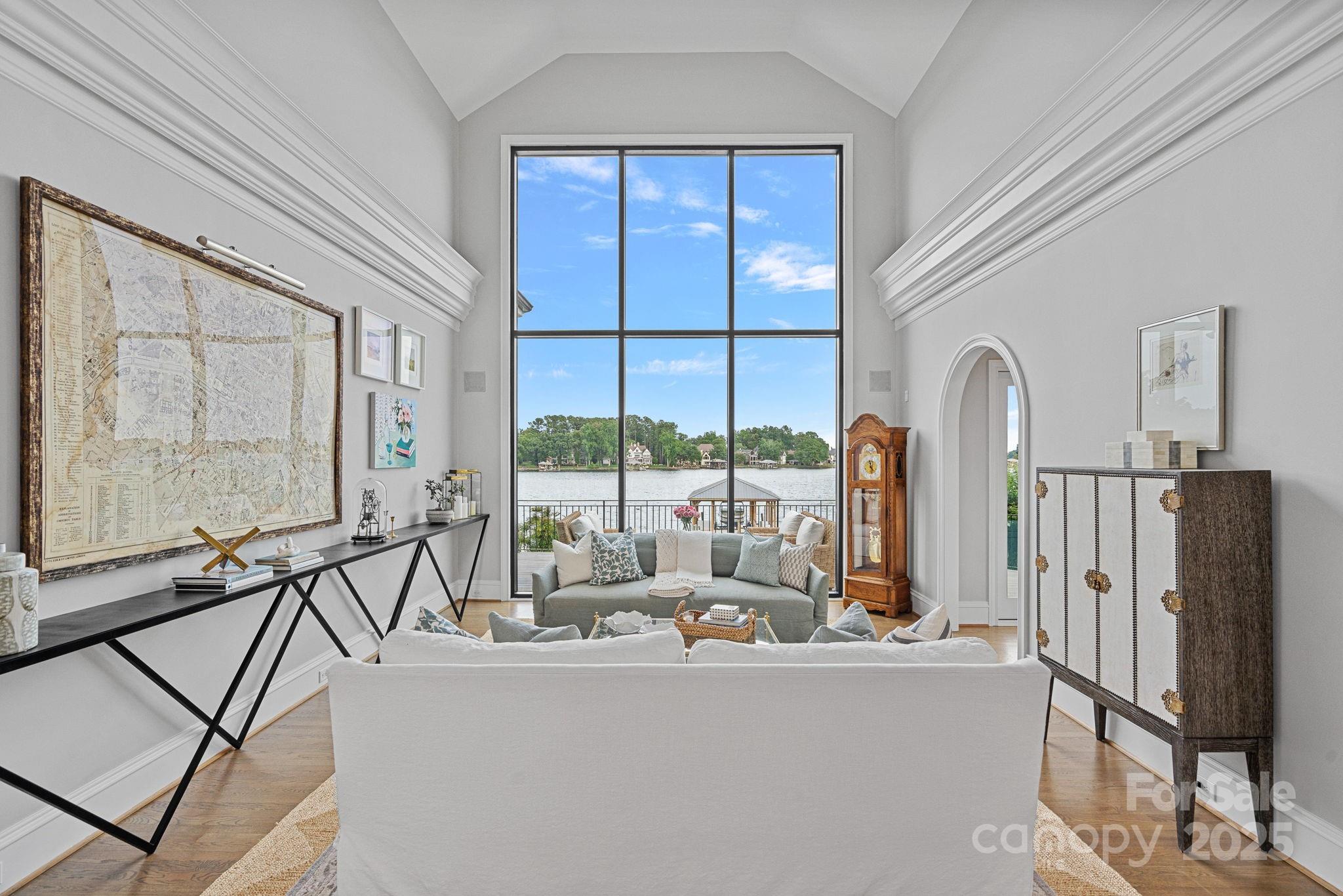 The Peninsula - Residential