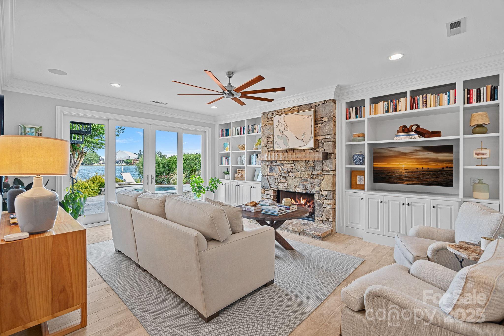 The Peninsula - Residential