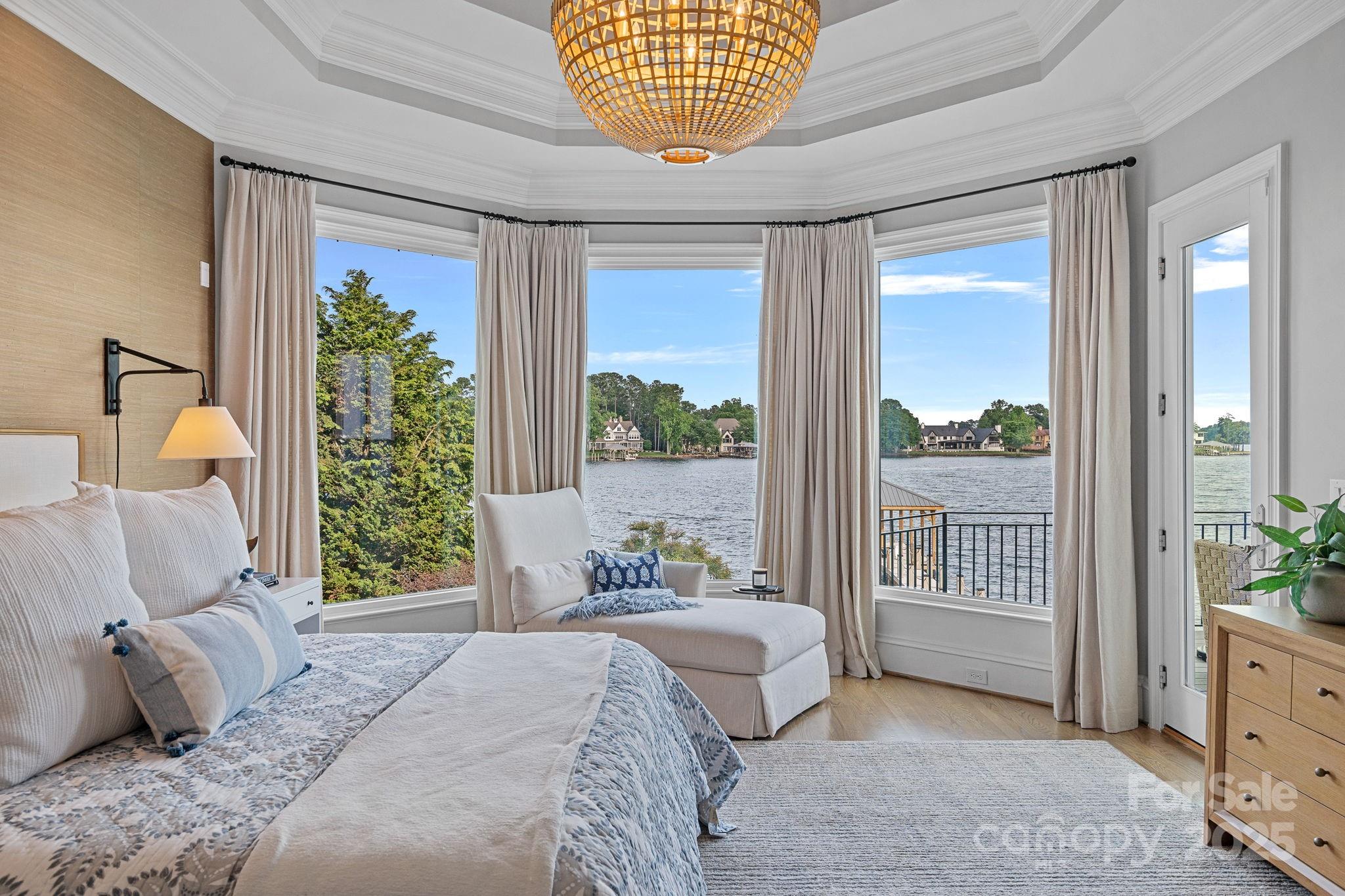 The Peninsula - Residential