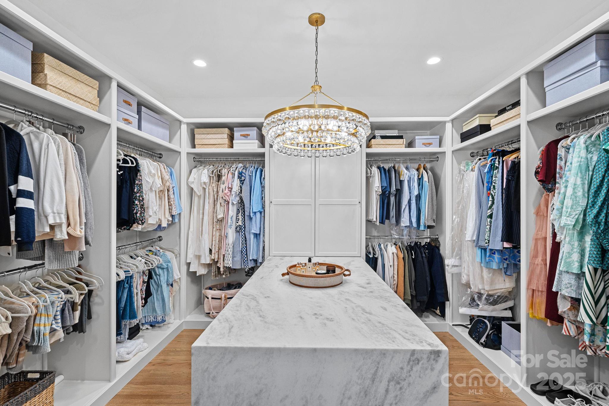 The Peninsula - Residential