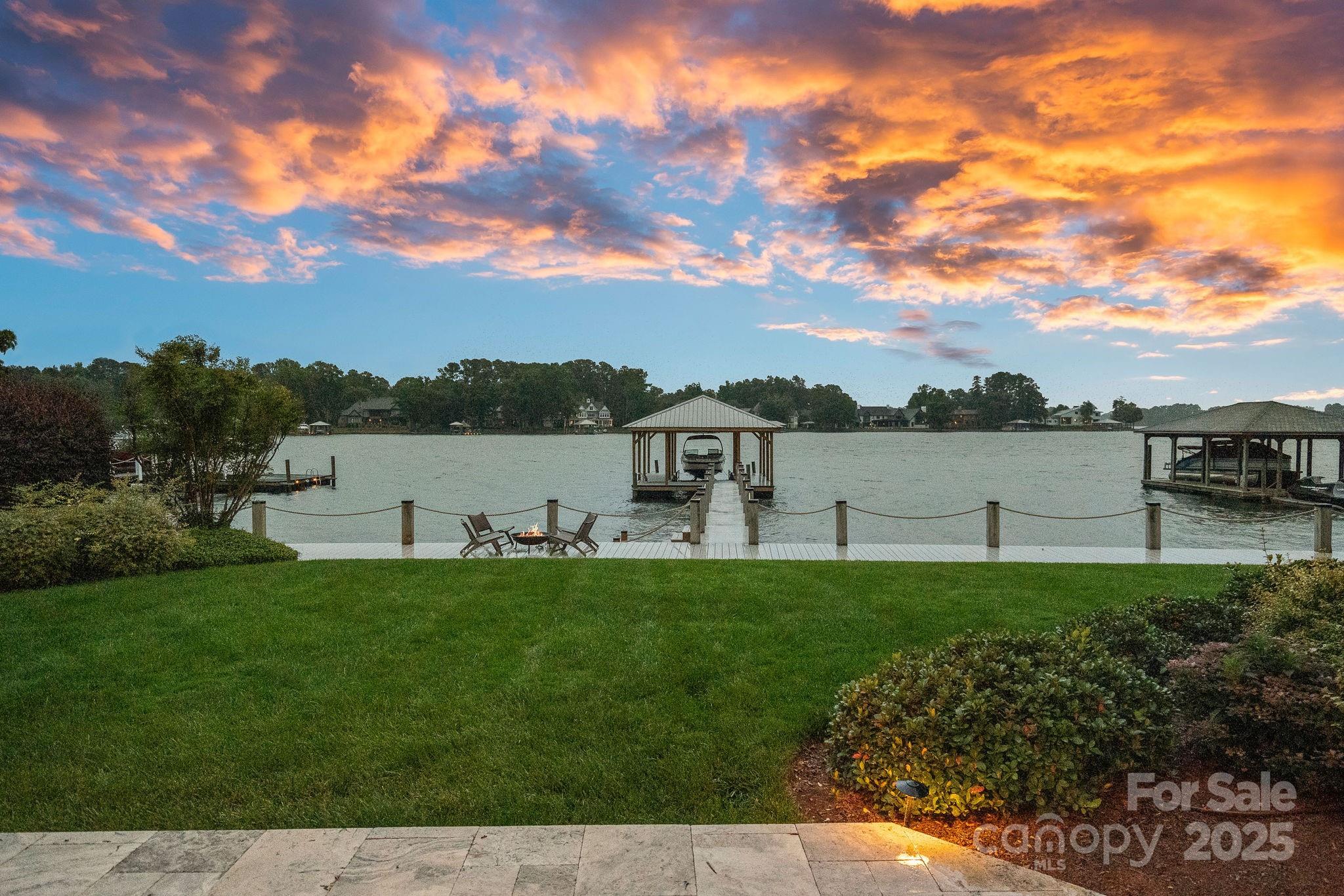 The Peninsula - Residential