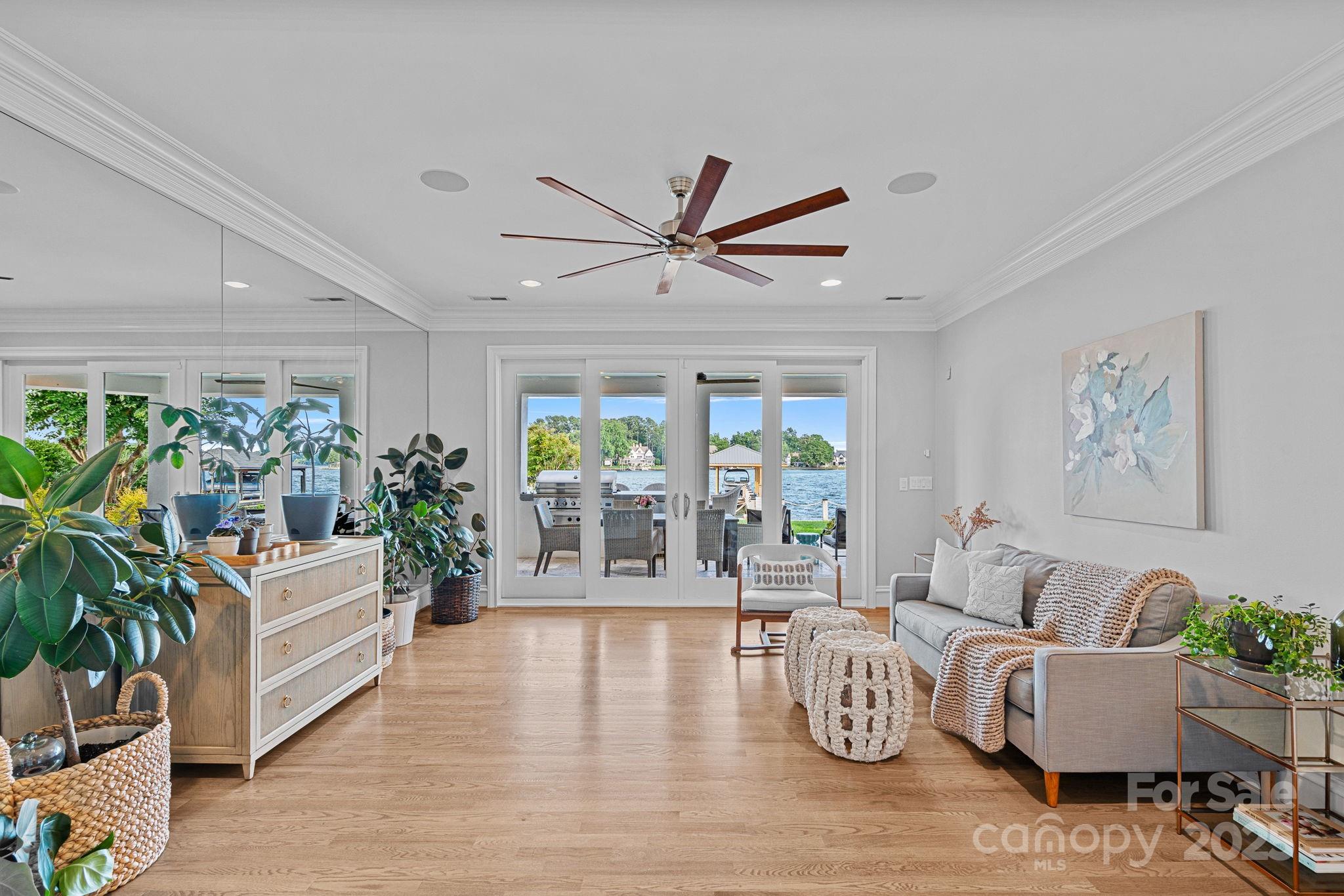 The Peninsula - Residential