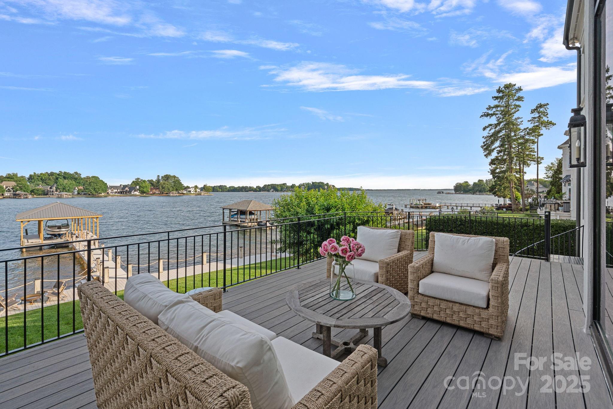 The Peninsula - Residential