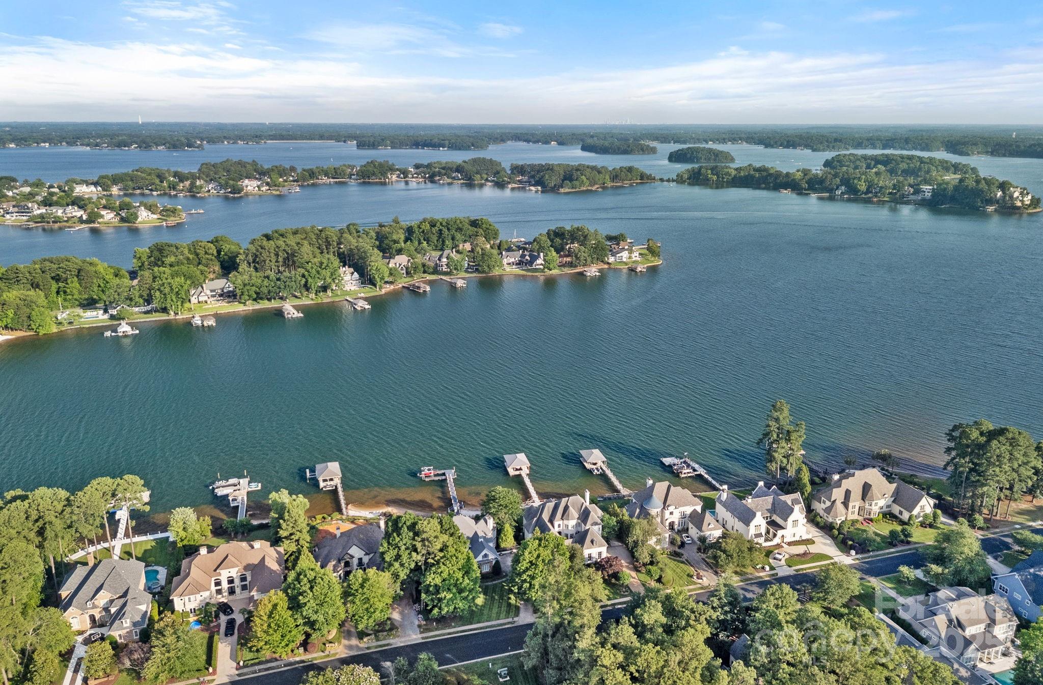 The Peninsula - Residential