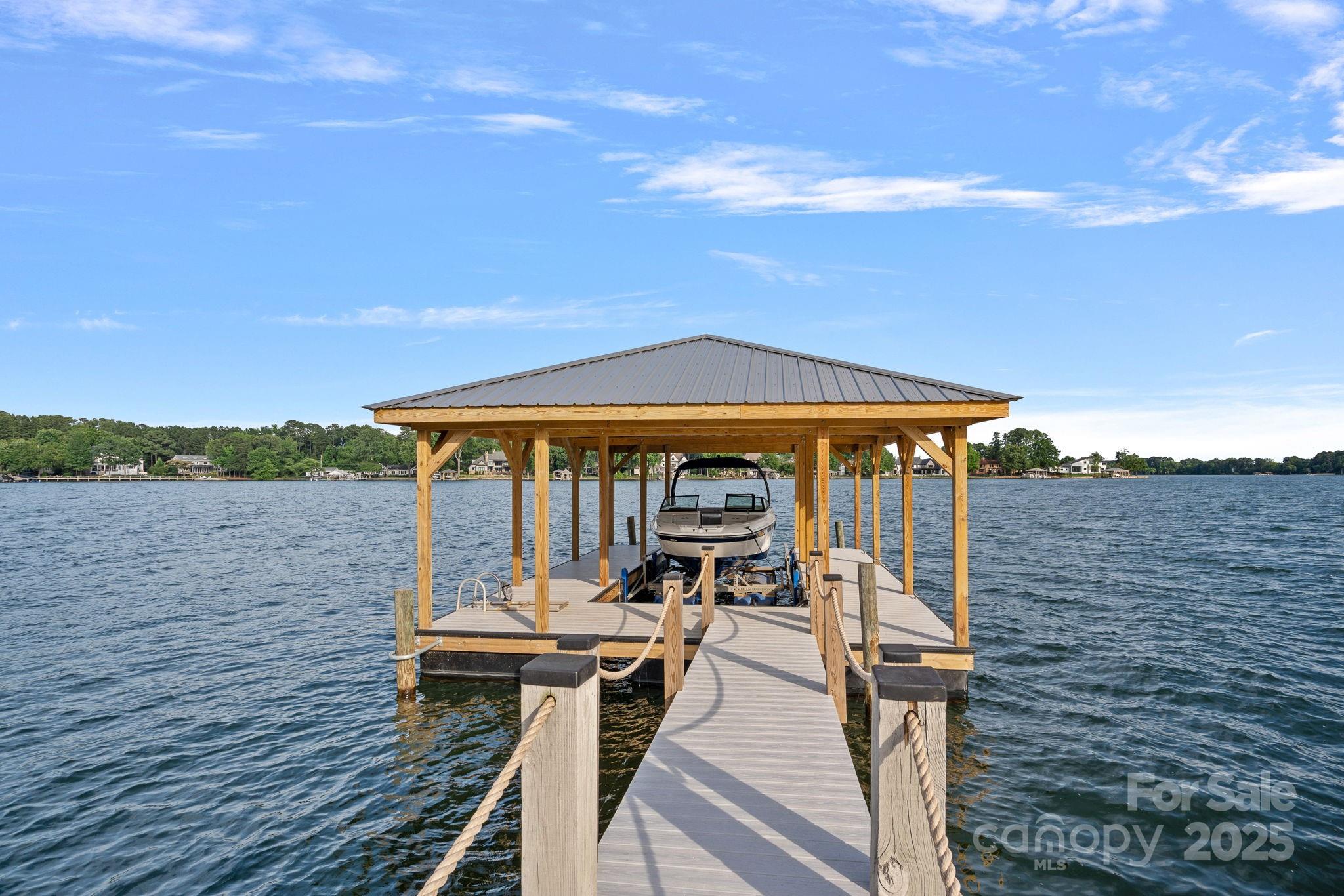 The Peninsula - Residential