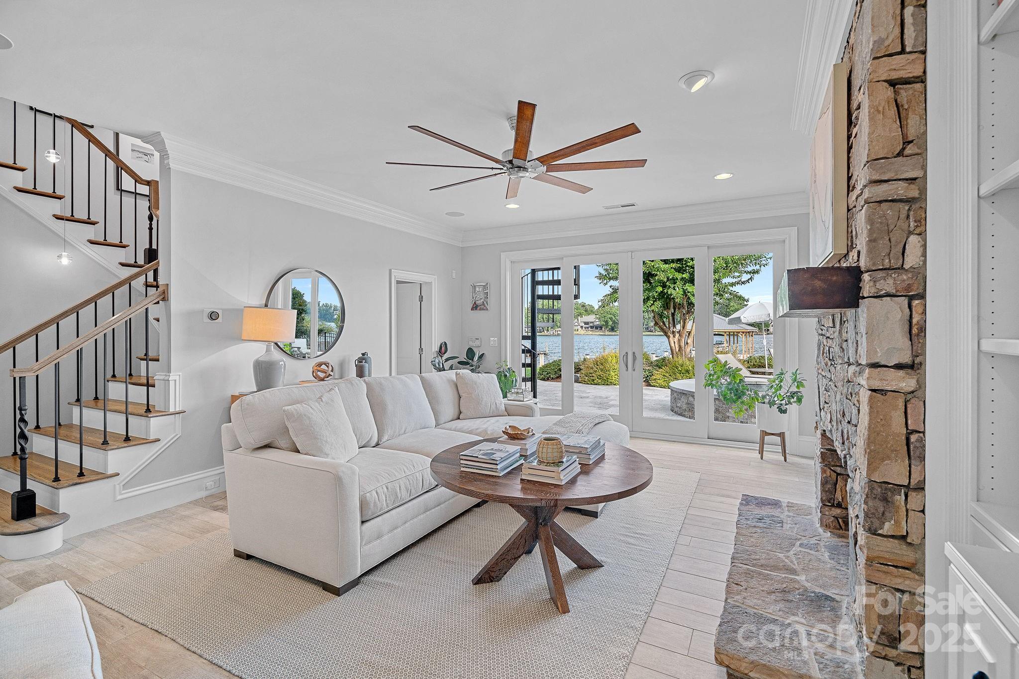 The Peninsula - Residential