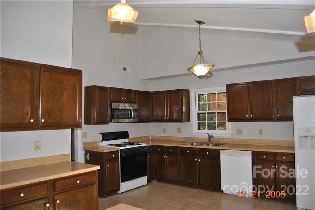 Sardis Forest - Residential