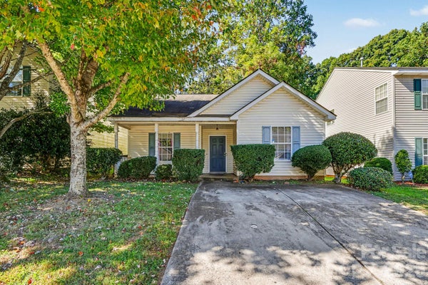 1427 HIDDEN STREAM CT, CHARLOTTE, NC 28213 - Image 640b32bc2504e36682c97cc24a5e793f/1694474568