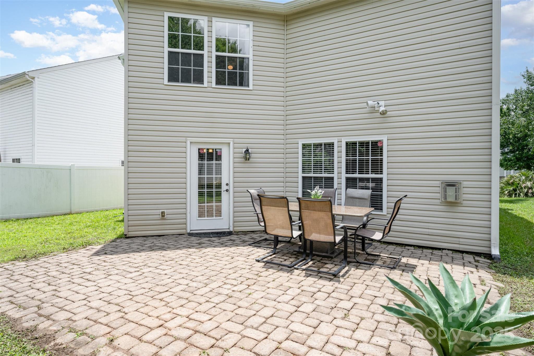 Fort Mill, South Carolina 29715, United States, 4 Bedrooms Bedrooms, ,3 BathroomsBathrooms,Residential,Under Contract,153368