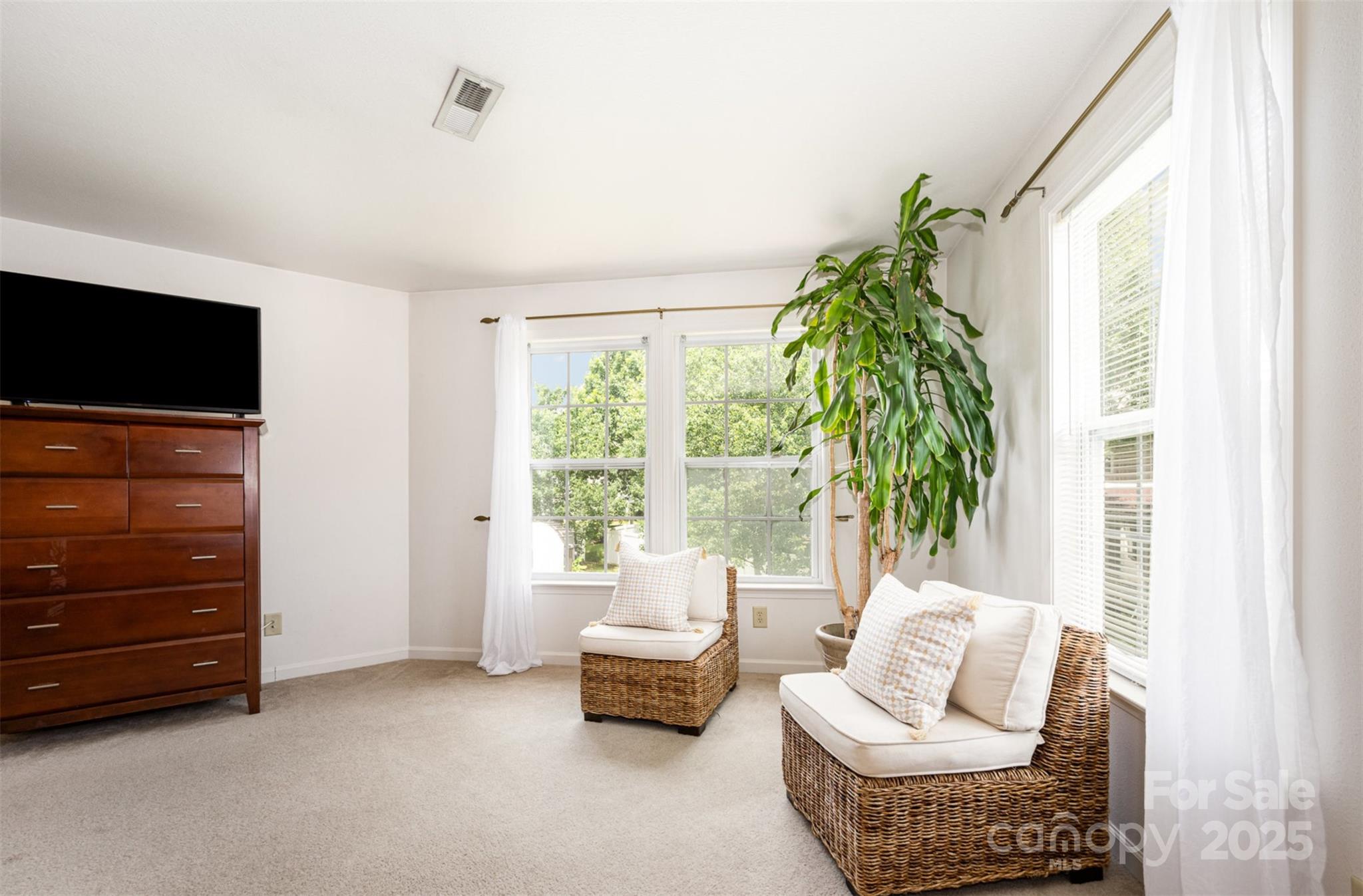 Fort Mill, South Carolina 29715, United States, 4 Bedrooms Bedrooms, ,3 BathroomsBathrooms,Residential,Under Contract,153368