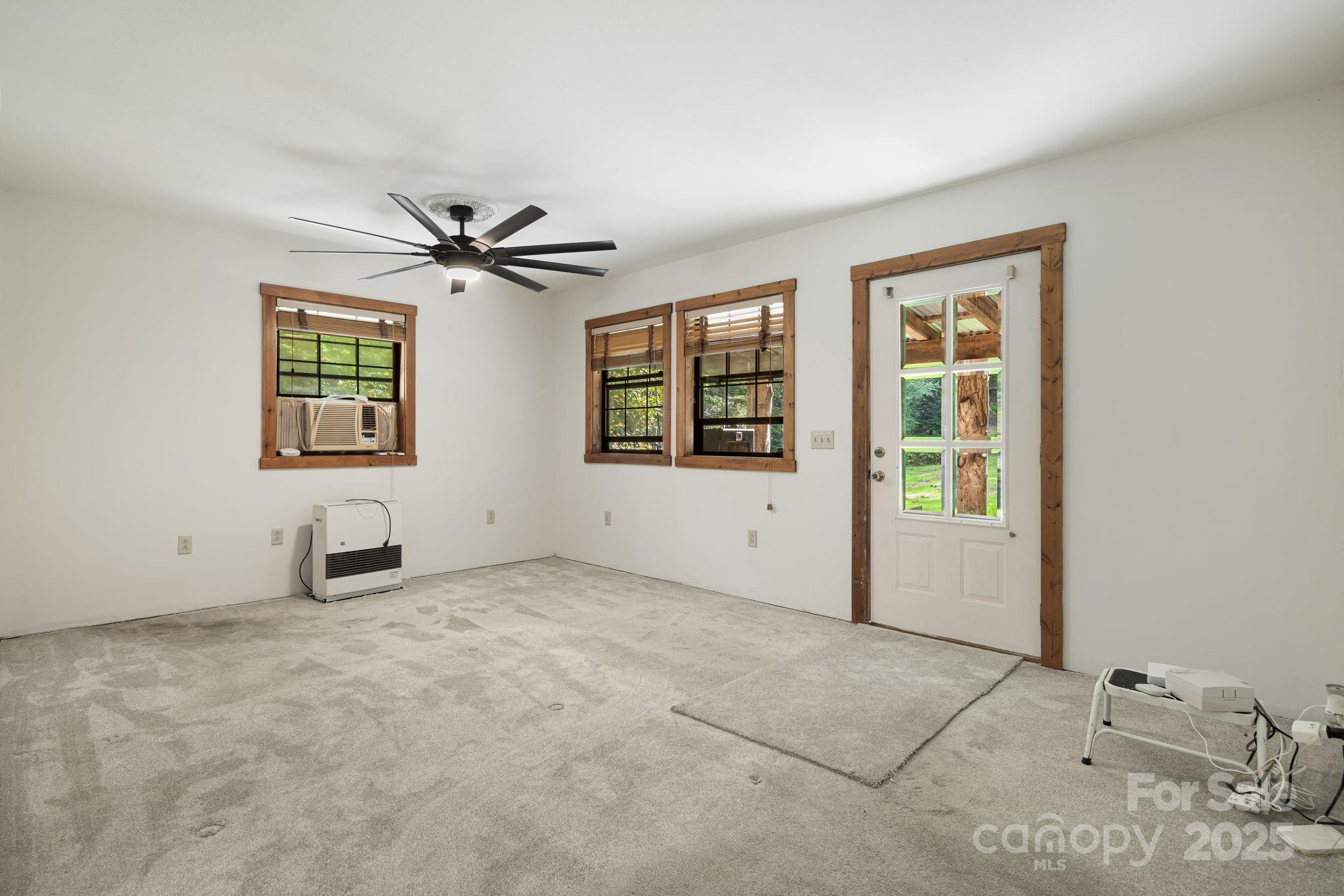 Line Runner Ridge - Residential