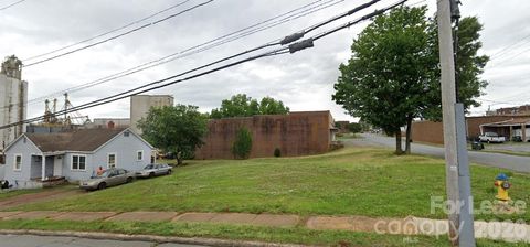 207 E 2nd Street Newton NC 28658