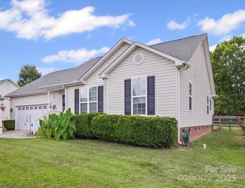 2017 Longhorn Drive Dallas NC 28034