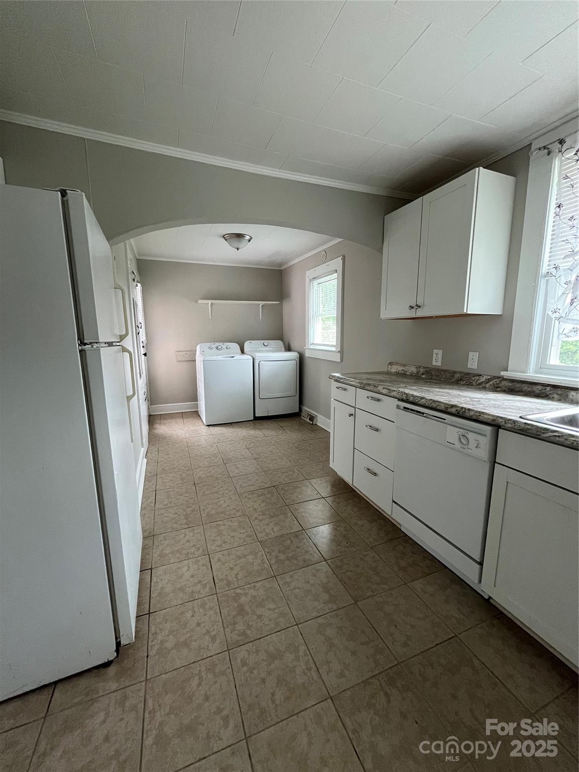 628 Main Street S