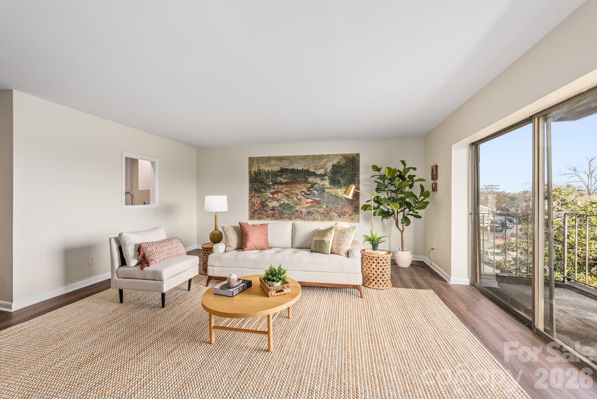 1323 Queens Road 324