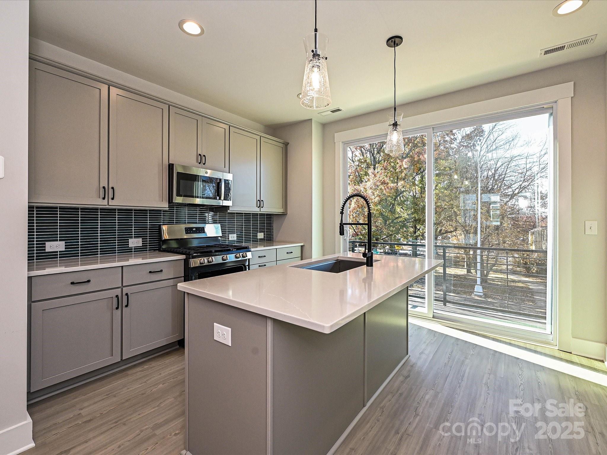 908 Callahan Street EQX1664