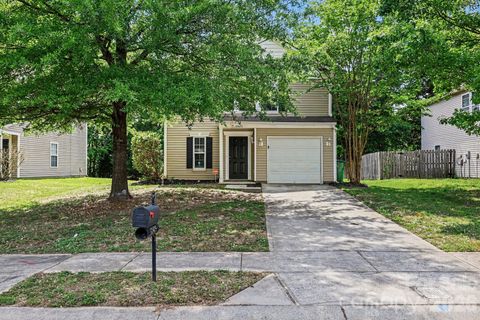 Photo of 12425 Stowe Acres Drive, Charlotte, NC 28262 (MLS # 4378117)