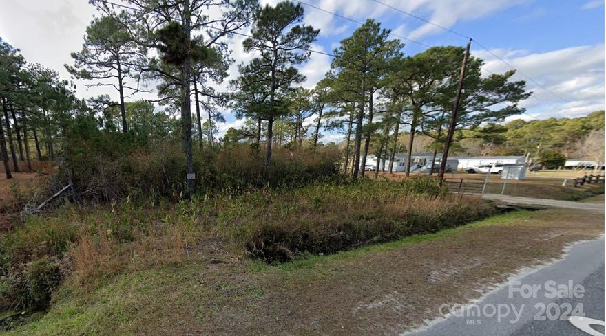 Lots available in Paradise East Subdivision. Lots allow manufactured homes 1000sq ft and up. No HOA dues. Community water available. Buy single lot or adjoining lot for more acreage. Located minutes from shopping, restaurants, marina, or beach access.