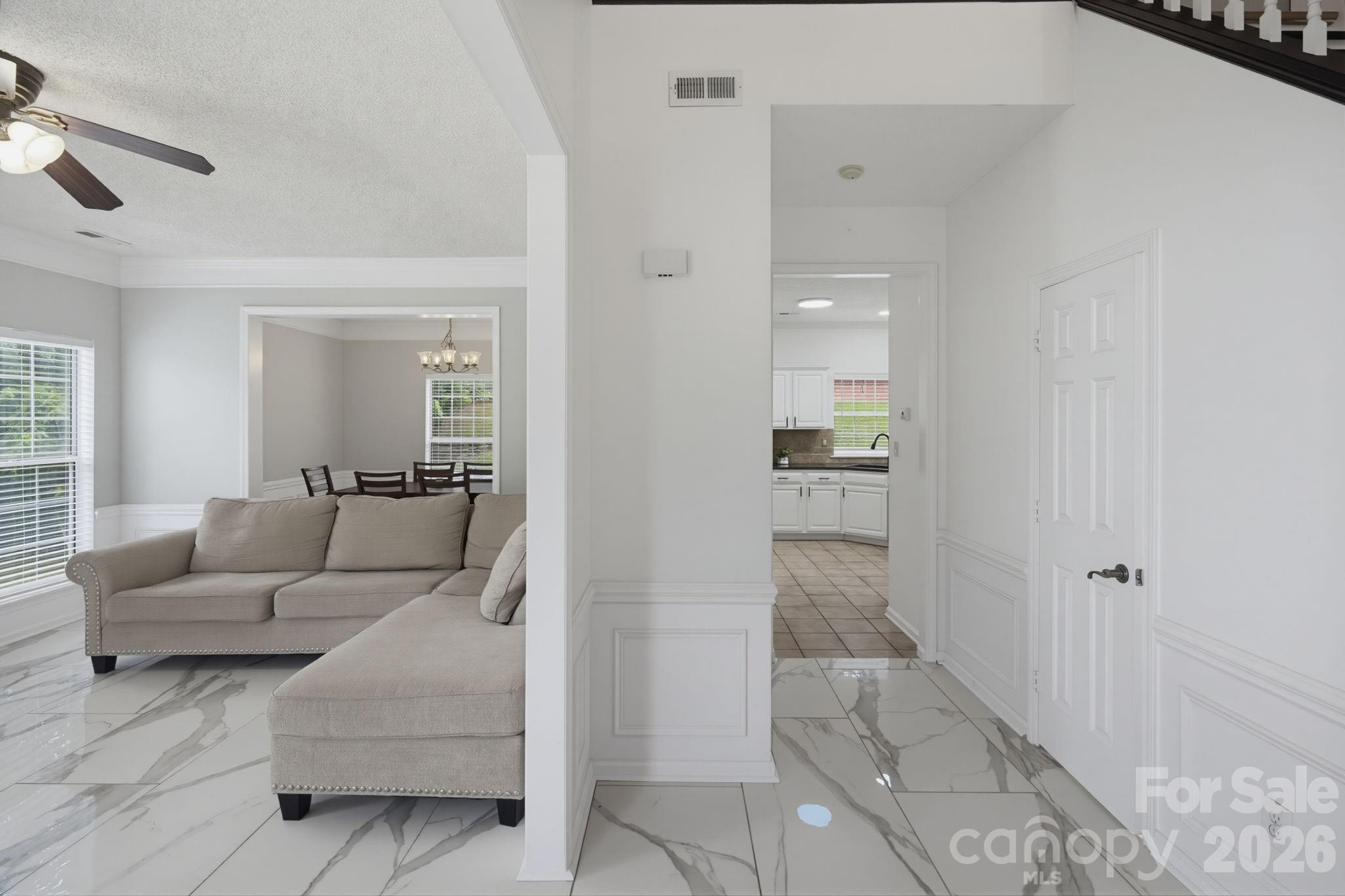 6813 Neuhoff Lane