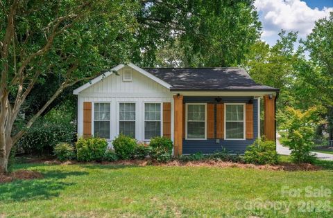Photo of 1215 W Fourth Avenue, Gastonia, NC 28052 (MLS # 4385031)