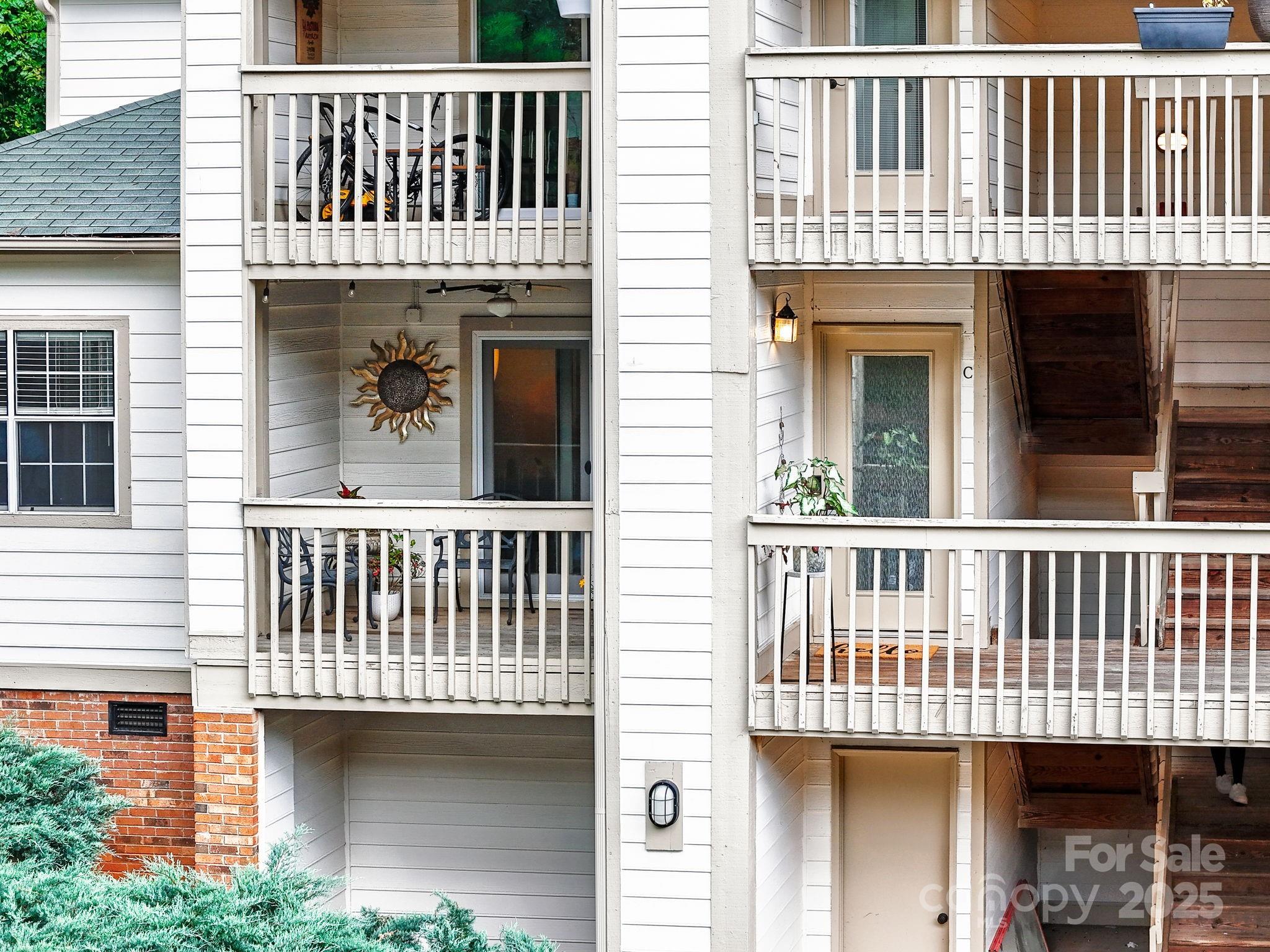 1052 Churchill Downs Court C