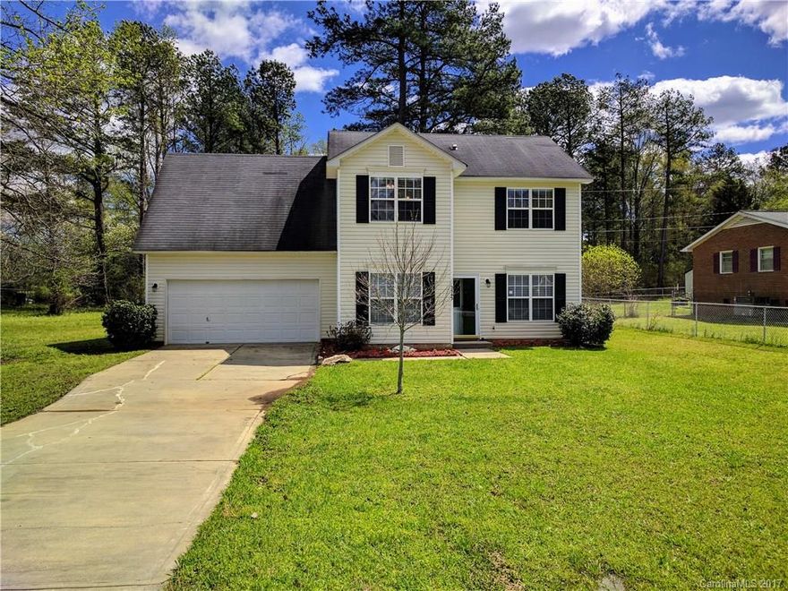 Move In Ready - This home has had a Complete Make Over.  New Granite Counter Tops in Kitchen & Baths, New Hardwood Flooring on 1st Floor. Fresh Paint Through Out and New Carpet in all Bedrooms. Formal Dining Rm, Stainless Steel Appliances & Ceramic Tile Back Splash.  Plenty of Room To Spread Out or the Perfect Home to Start a Family.  Enjoy Coffee on the Covered Deck or Evenings Grilling Out.  Just Minutes from Lancaster Golf Club, Shopping & Dining.