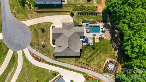Photo of 115 Hillside Cove Court, Mooresville, NC 28117 (MLS # 4375107)